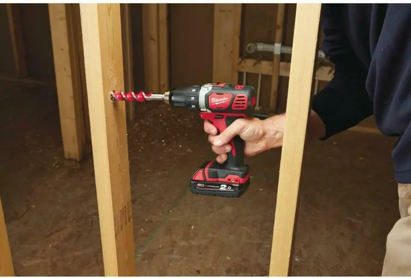 Aku vrtací šroubovák Milwaukee M18 BDD-202C (2,0 Ah) (MI4933443555)